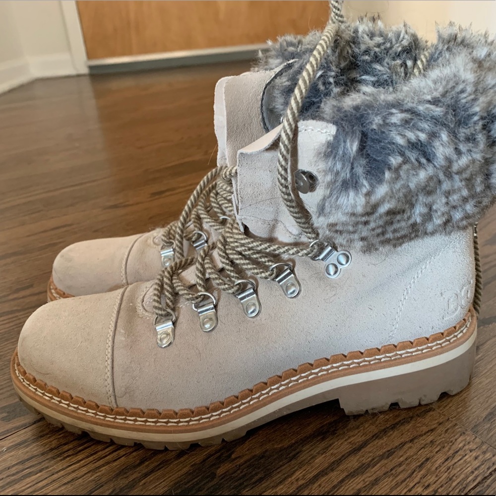 Cream Sam Edelman winter boot with fur lining